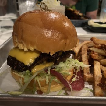 District Table and Bar - $20 burger, lots of ff - New American Near Me - Stuart, Florida