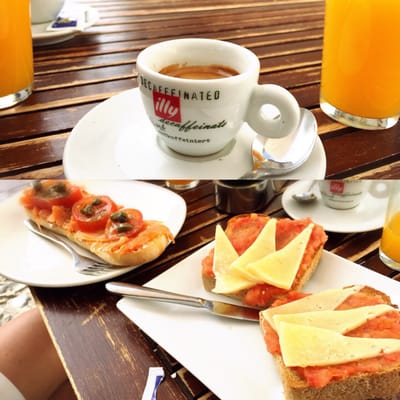 Café 4 Gatos by null