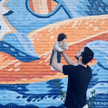 Bubbles By The Beach - Loved the mural outside and in the market done by an Oceanside local artist! - Beer, Wine & Spirits Near Me - Oceanside, California