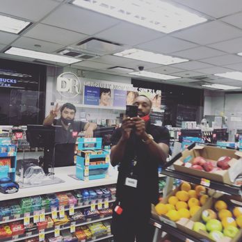 Duane Reade - The manager with the rd mask in his chin - Drugstores Near Me - New York, New York Duane Reade - The manager with the rd mask in his chin - Drugstores Near Me - New York, New York