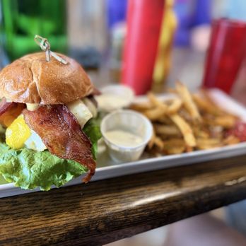 DeLuxe Bar & Grill - Hangover burger - Cafes Near Me - Seattle, Washington DeLuxe Bar & Grill - Hangover burger - Cafes Near Me - Seattle, Washington