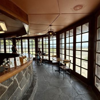 State Line Lookout Cafe - Dining area with a view - American Near Me - Alpine, New Jersey State Line Lookout Cafe - Dining area with a view - American Near Me - Alpine, New Jersey