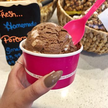 EddieWorld - One Scoop of Rocky Road ($3.45) - Service Stations Near Me - Yermo, California EddieWorld - One Scoop of Rocky Road ($3.45) - Service Stations Near Me - Yermo, California