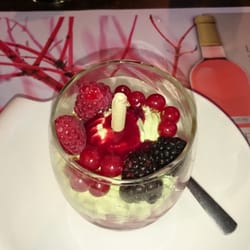 Côté Cours - Pistachemousse met rode vruchten en speculaascrumble