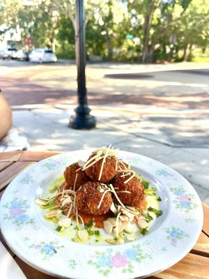 The Tides Market by null