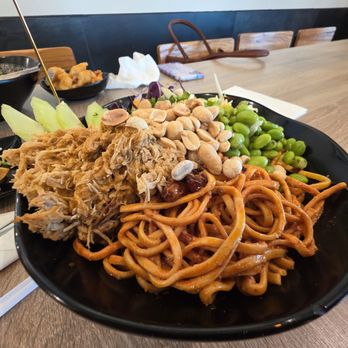 Ming's at Midtown - Noodle bowl with chicken - Asian Fusion Near Me - San Antonio, Texas Ming's at Midtown - Noodle bowl with chicken - Asian Fusion Near Me - San Antonio, Texas