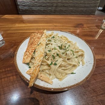Lazy Dog Restaurant & Bar - Fettuccine Alfredo - New American Near Me - Irvine, California