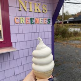 Small Maple Creemee in a cone
