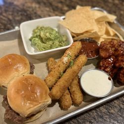 BJ's Restaurant & Brewhouse - Brewhouse Bites Sampler