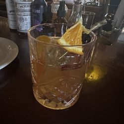 Hilltop Lodge-Cottonwood Restaurant - Hilltop Old Fashioned