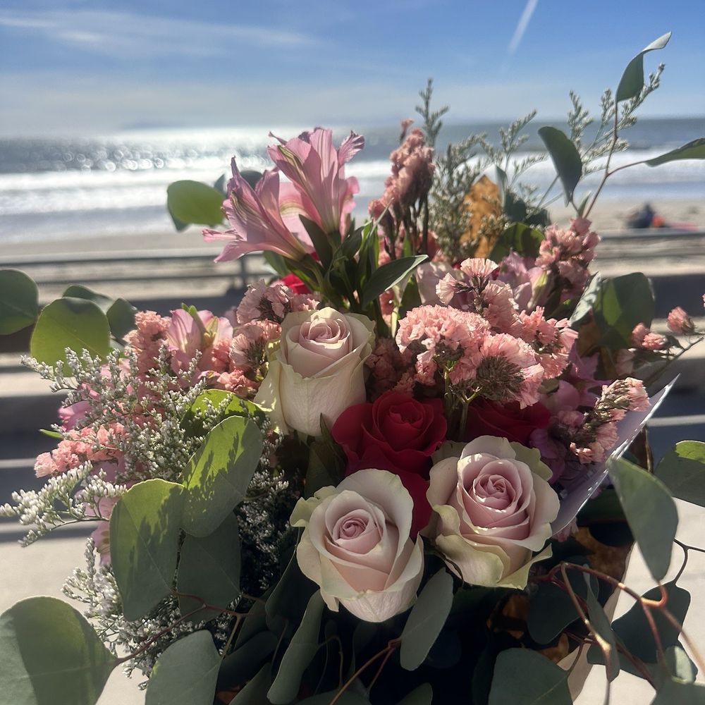 Passion Flowers - Arranged for my mom's birthday- rip - Florists Near Me - Ventura, California Passion Flowers - Arranged for my mom's birthday- rip - Florists Near Me - Ventura, California