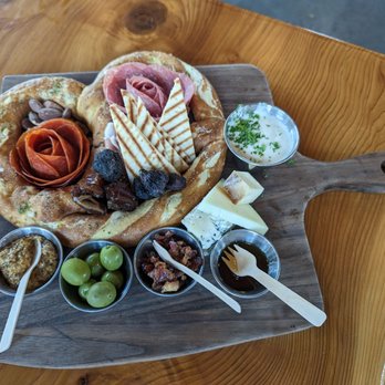 Snow Eater Brewing - Charcuterie board with beer cheese on the side - Brewpubs Near Me - Liberty Lake, Washington