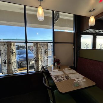 Utage Restaurant & Lounge - Seating near the window! - Japanese Near Me - Honolulu, Hawaii