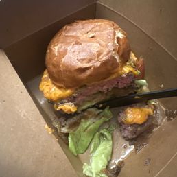 Do not order the burger. The worst burger I've ever had. No flavor or seasoning in the meat whatsoever. Bun was dry. Do not order the burger. The worst burger I've ever had. No flavor or seasoning in the meat whatsoever. Bun was dry.