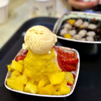 Meet Fresh - Mango Strawerry Shaved Ice w/ Vanilla Ice Cream + Grass Jelly Icy - Desserts Near Me - San Mateo, California Meet Fresh - Mango Strawerry Shaved Ice w/ Vanilla Ice Cream + Grass Jelly Icy - Desserts Near Me - San Mateo, California