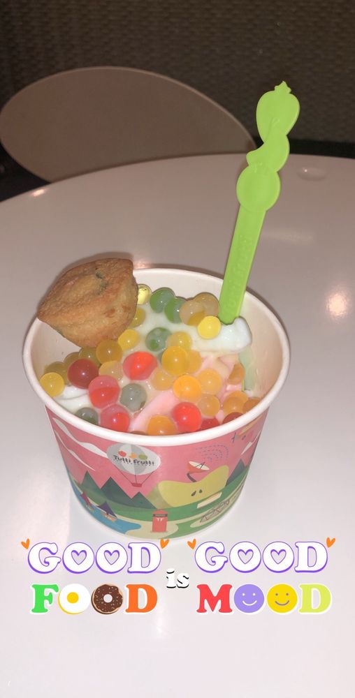 TUTTI FRUTTI FROZEN YOGURT 26 Photos & 21 Reviews 2124 N Flamingo