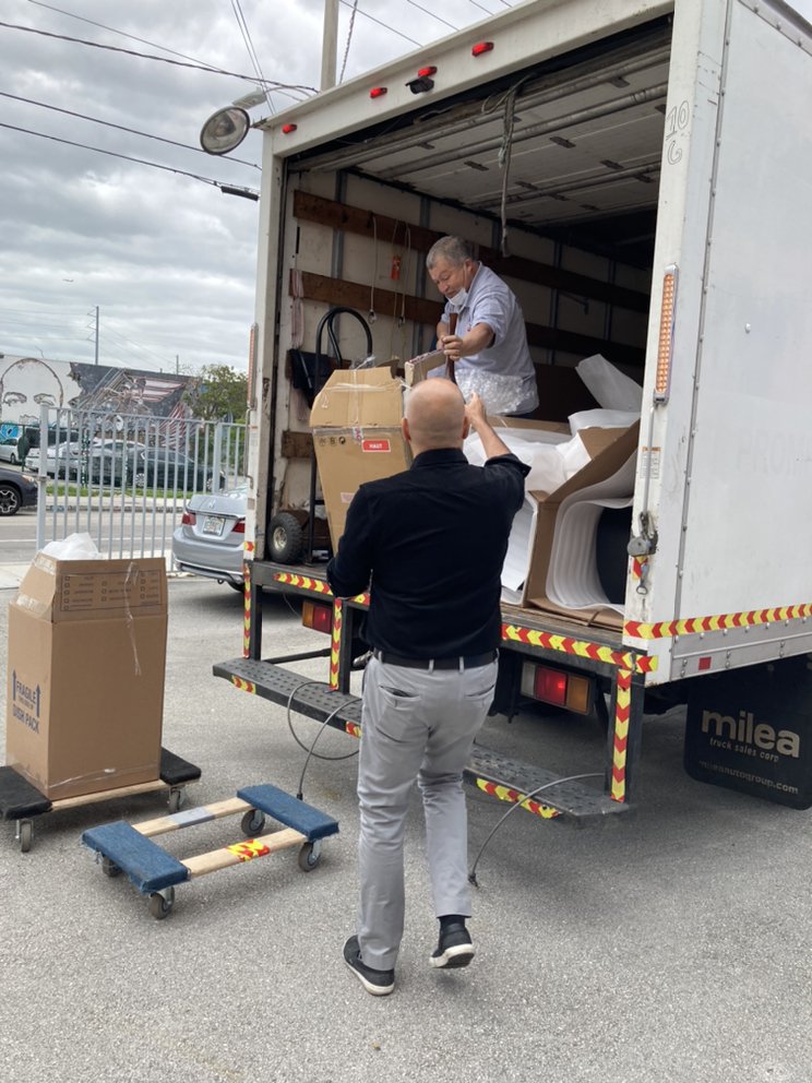 CAMI EXPRESS & SHIPPING Updated September 2024 10 Photos Queens