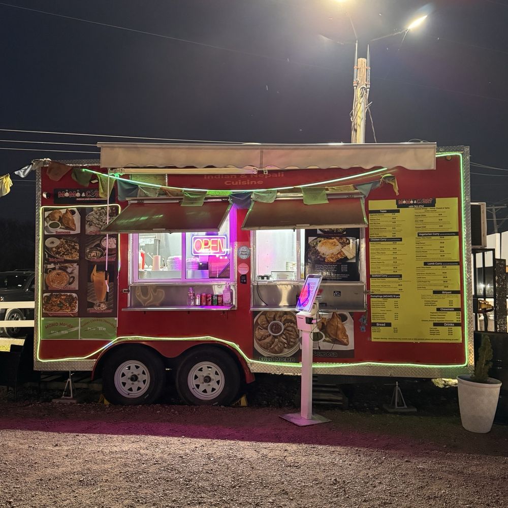 MOMO Curry Forney - Food Trucks Near Me - Forney, Texas MOMO Curry Forney - Food Trucks Near Me - Forney, Texas