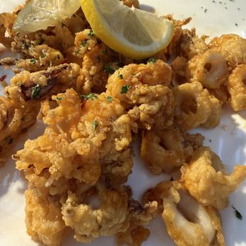 Jonathan's Ogunquit - Super crispy fried calamari - New American Near Me - Ogunquit, Maine Jonathan's Ogunquit - Super crispy fried calamari - New American Near Me - Ogunquit, Maine