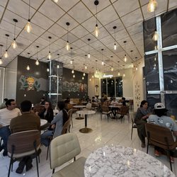 Milyar Coffee - Inside