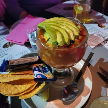 LMNO - La sirena gorda - Mexican Near Me - Philadelphia, Pennsylvania