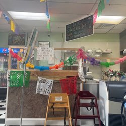 Quesadillas Doña Meche - Front of the kitchen, mobile orders.