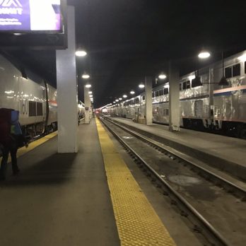 Chicago Union Station - Amtrak trains lined up - Train Stations Near Me - Chicago, Illinois Chicago Union Station - Amtrak trains lined up - Train Stations Near Me - Chicago, Illinois