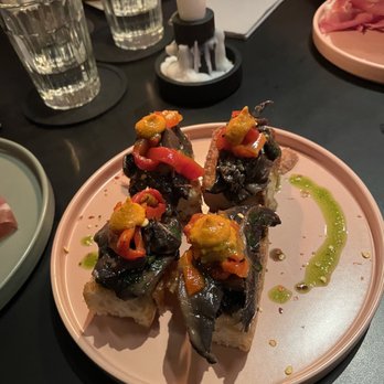 The Beeswing - Food Near Me - Manchester, XGM