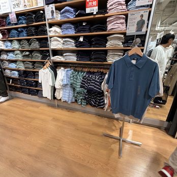 UNIQLO - Men's Clothing Near Me - Dallas, Texas UNIQLO - Men's Clothing Near Me - Dallas, Texas