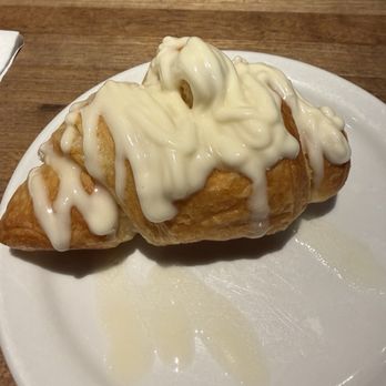 Cheddar's Scratch Kitchen - Honey Butter Croissants - Comfort Food Near Me - Chandler, Arizona Cheddar's Scratch Kitchen - Honey Butter Croissants - Comfort Food Near Me - Chandler, Arizona