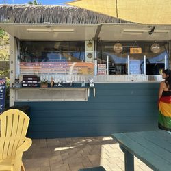 O'Side Strand Cafe - Walk up window to order