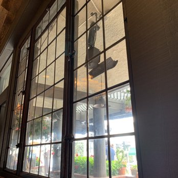 The Kettle - Outdoor seating - Diners Near Me - Manhattan Beach, California