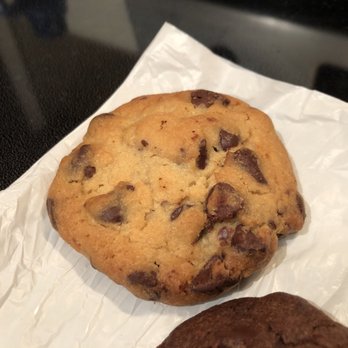 The Cookie Corner - Chocolate Chip Cookie - Desserts Near Me - Honolulu, Hawaii The Cookie Corner - Chocolate Chip Cookie - Desserts Near Me - Honolulu, Hawaii