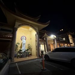Hoa Nghiem Buddhist Meditation Center