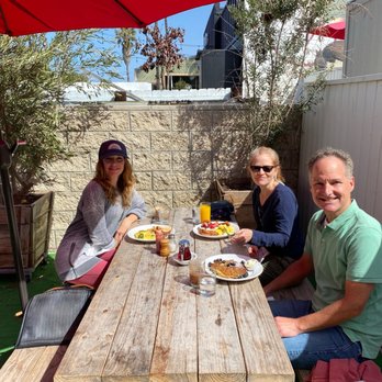 Shorehouse Kitchen - Picnic table seating outside - Breakfast & Brunch Near Me - Carlsbad, California Shorehouse Kitchen - Picnic table seating outside - Breakfast & Brunch Near Me - Carlsbad, California