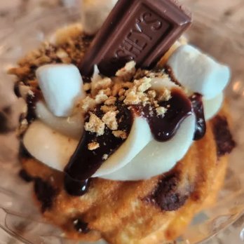 Gladdies Bake Shop - Custom Cakes Near Me - Ankeny, Iowa