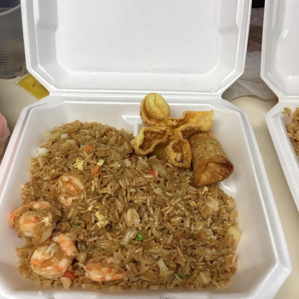 Moon Wok - Shrimp fried rice, crab Rangoon and egg roll - Chinese Near Me - Lenexa, Kansas Moon Wok - Shrimp fried rice, crab Rangoon and egg roll - Chinese Near Me - Lenexa, Kansas