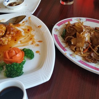 Eastern Pearl - Hungry family, bad service - ordered two dishes, both poorly done. Outta there! - Chinese Near Me - South Walpole, Massachusetts Eastern Pearl - Hungry family, bad service - ordered two dishes, both poorly done. Outta there! - Chinese Near Me - South Walpole, Massachusetts
