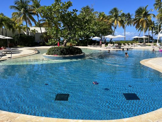 Encanto Beach Club Bar & Grill by null