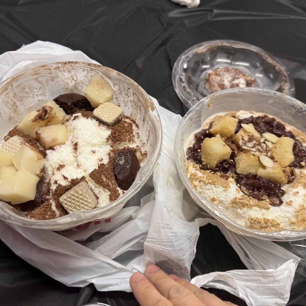 Snow Bowl - Chocolate Bingsoo and Injeolmi Bingsoo - Bubble Tea Near Me - Newark, California Snow Bowl - Chocolate Bingsoo and Injeolmi Bingsoo - Bubble Tea Near Me - Newark, California