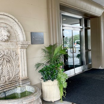 The Drake Oak Brook, Autograph Collection - Hotels Near Me - Oak Brook, Illinois The Drake Oak Brook, Autograph Collection - Hotels Near Me - Oak Brook, Illinois