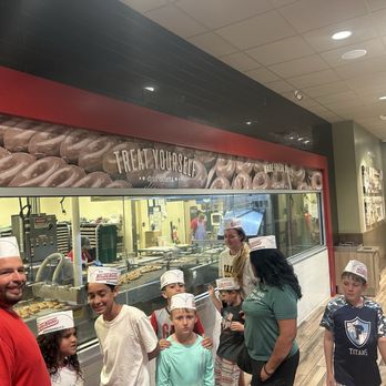 Krispy Kreme - Family and friend trip! - Donuts Near Me - Kissimmee, Florida Krispy Kreme - Family and friend trip! - Donuts Near Me - Kissimmee, Florida