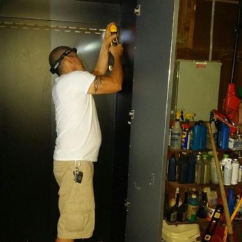 ABC Handyman Hawaii - John in action - Handyman Near Me - Honolulu, Hawaii ABC Handyman Hawaii - John in action - Handyman Near Me - Honolulu, Hawaii