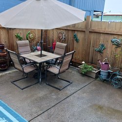 Joe's Snacks N Beer - Great place to unwind!