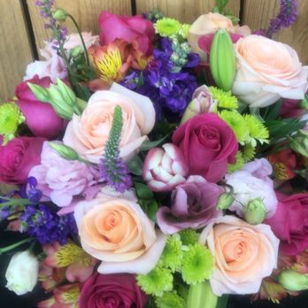 Bel Aire Flower Shop - Stunning! Was delivered with a matching giraffe to celebrate a new baby. Will definitely be calling Bel Aire again. - Florists Near Me - West Allis, Wisconsin Bel Aire Flower Shop - Stunning! Was delivered with a matching giraffe to celebrate a new baby. Will definitely be calling Bel Aire again. - Florists Near Me - West Allis, Wisconsin