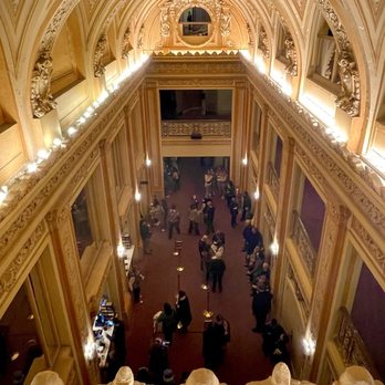 Chicago Theatre - Performing Arts Near Me - Chicago, Illinois Chicago Theatre - Performing Arts Near Me - Chicago, Illinois