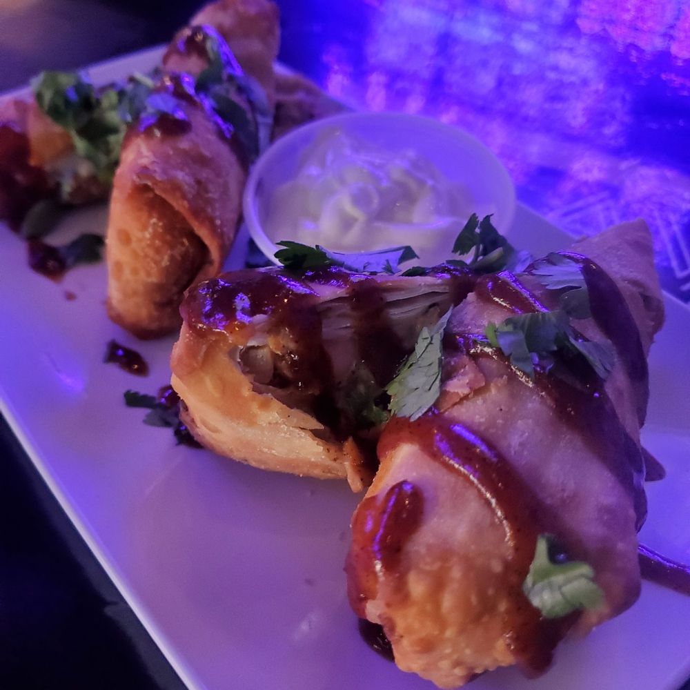 Phlavz - Sports Bars Near Me - Chicago, Illinois