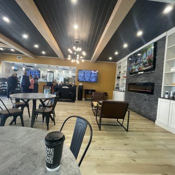 Queen Beans Cafe - Coffee & Tea Near Me - Coraopolis, Pennsylvania