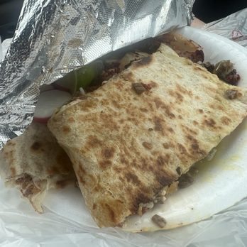 Taqueria Los Charros Del Neri - Carne Asada & Chorizo quesadilla. So good! - Tacos Near Me - Buttonwillow, California Taqueria Los Charros Del Neri - Carne Asada & Chorizo quesadilla. So good! - Tacos Near Me - Buttonwillow, California