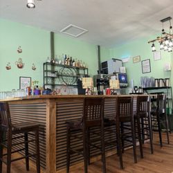 The Egg Kings - Bar area